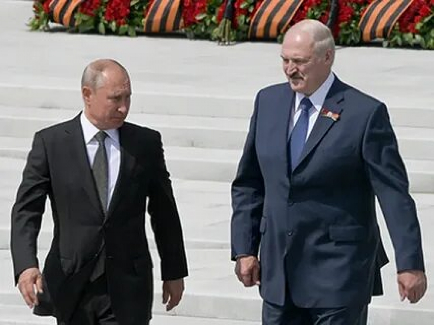 Путин поздравил Лукашенко с победой на президентских выборах